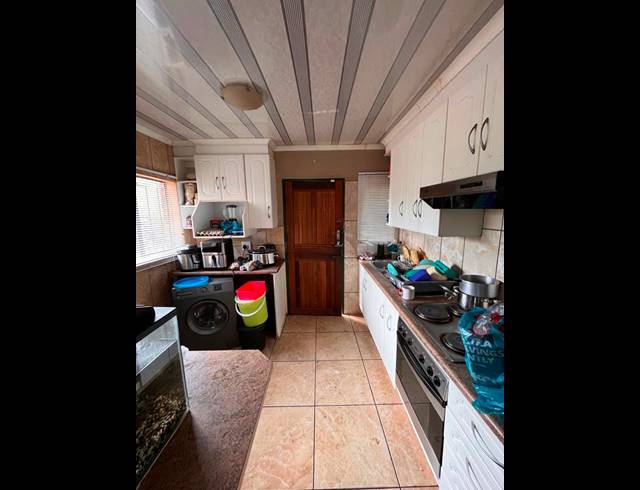 3 BEDROOM HOUSE FOR SALE IN THE ORCHARDS